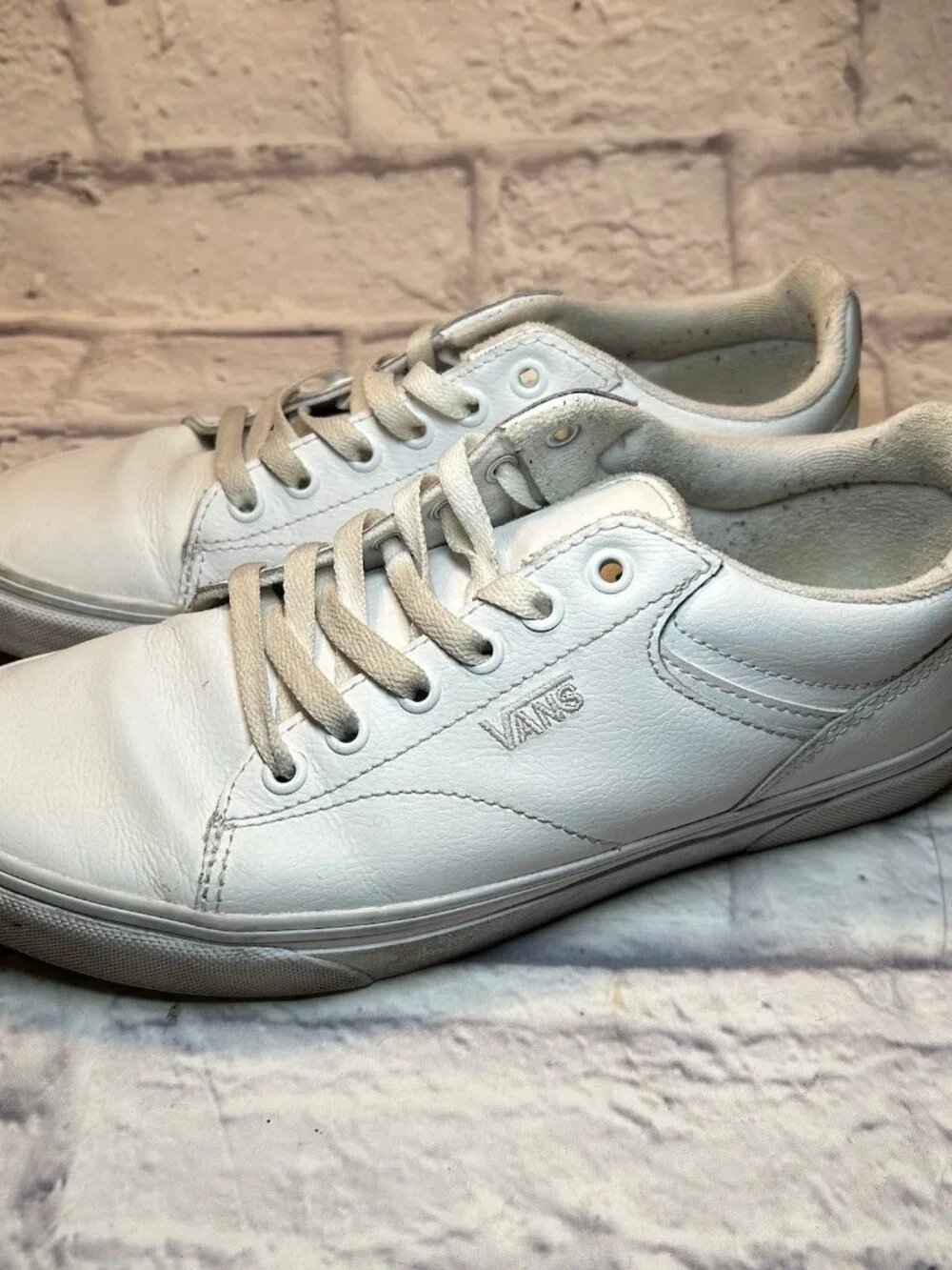 Vans Seldan Leather Shoes Women’s 9‎ White Color